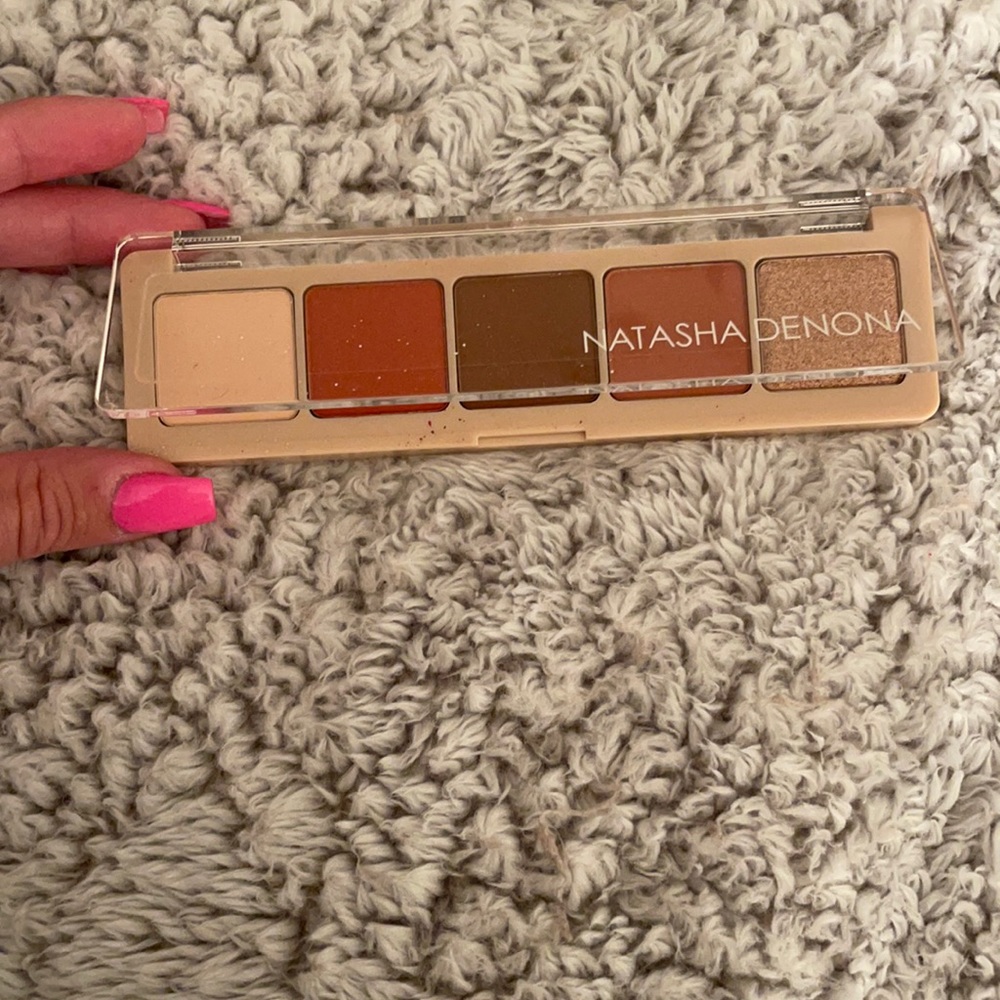 eyeshadow